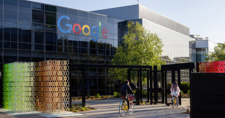 Google Says Employees Can Discuss Antitrust Case