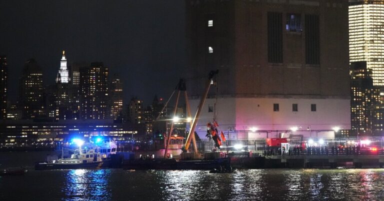 N.Y.C. Helicopter Company Shuts Operations After Deadly Crash, F.A.A. Says