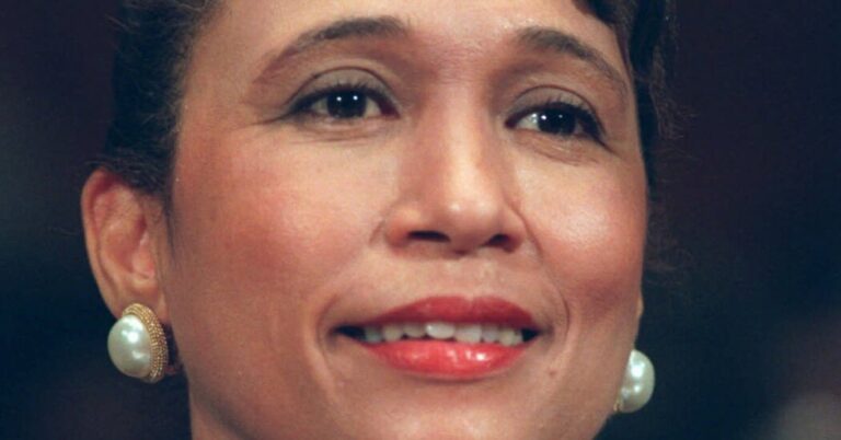 Alexis Herman, First Black Secretary of Labor, Dies at 77