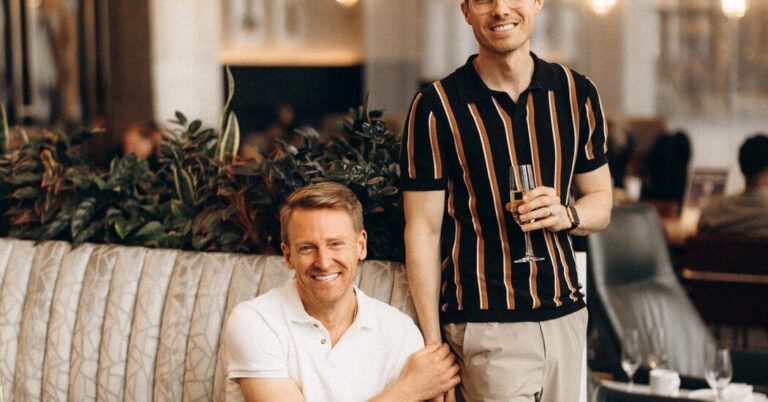 Single Travelers Are Finding Love in Airport Lounges