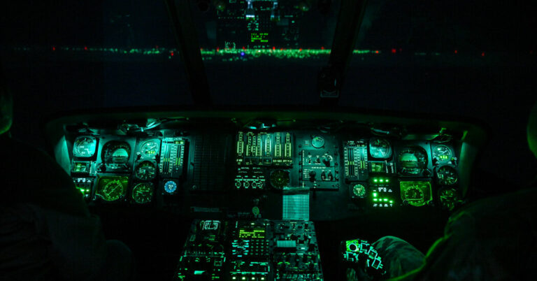 The Missteps That Led to a Fatal Plane Crash at Reagan National Airport