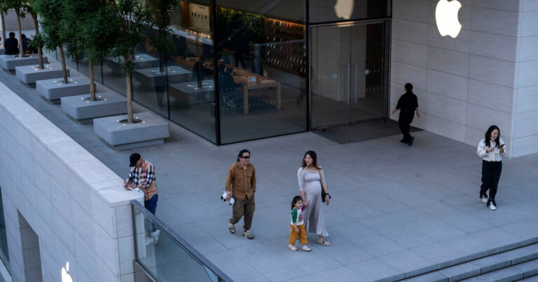 Why Apple Warned About a $900 Million Tariff Hit