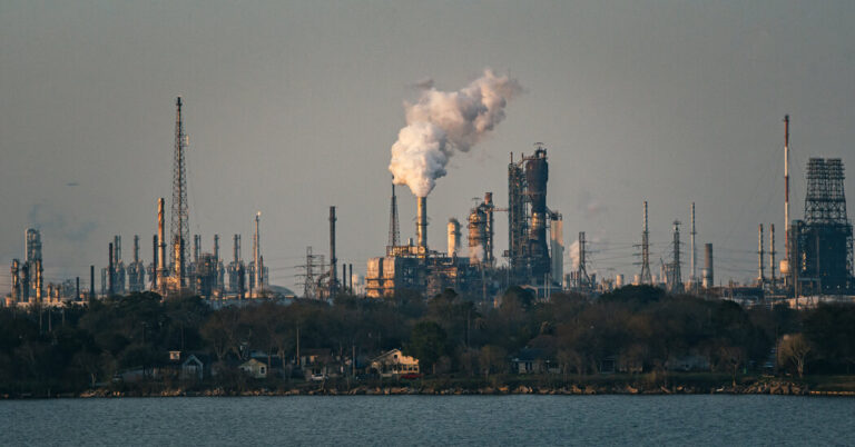 Exxon and Chevron Report Lower Profits While Girding for Tariffs