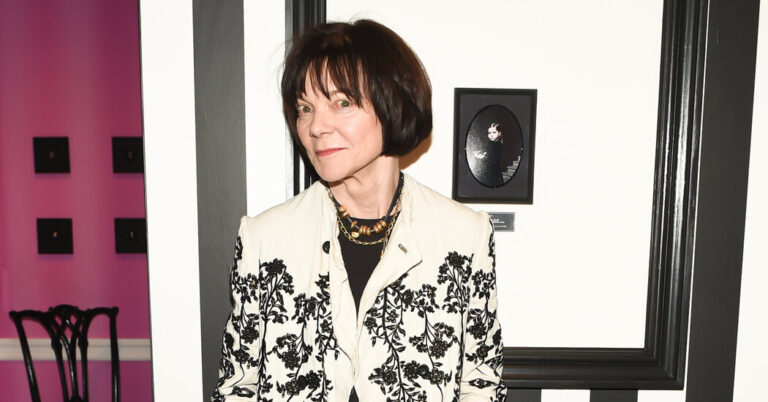 Elizabeth Pochoda, Journalist Who Traversed the New York Media World, Dies at 83