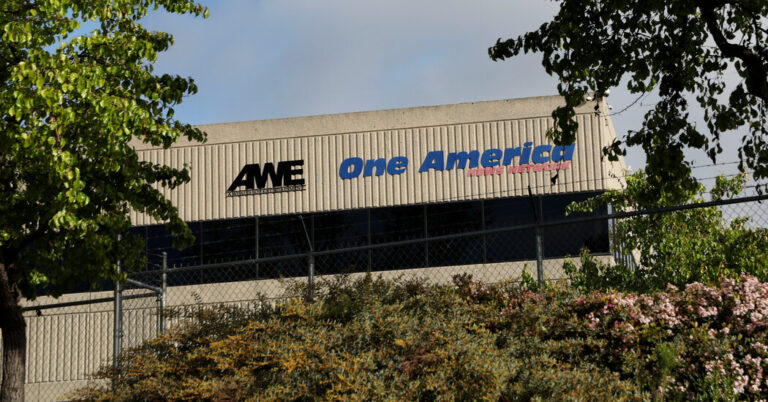 Voice of America to Receive Feeds From Pro-Trump Network, Administration Says