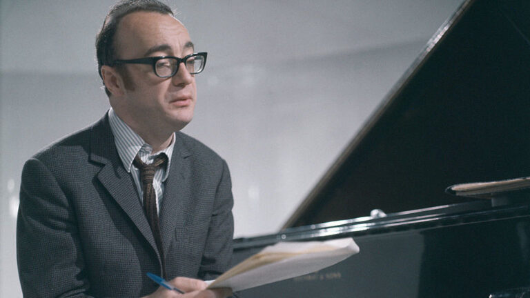 Alfred Brendel, the cerebral pianist with a dry wit, dies at 94 : NPR