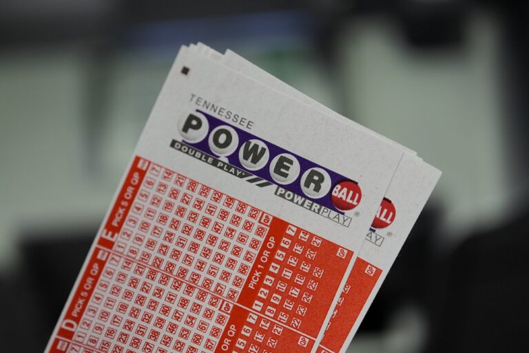 Powerball winner donates entire prize to charity: ‘God is blessing me so I can bless others’