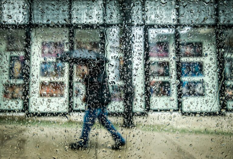 Storm warning for Massachusetts: Heavy rain, winds to begin Sunday