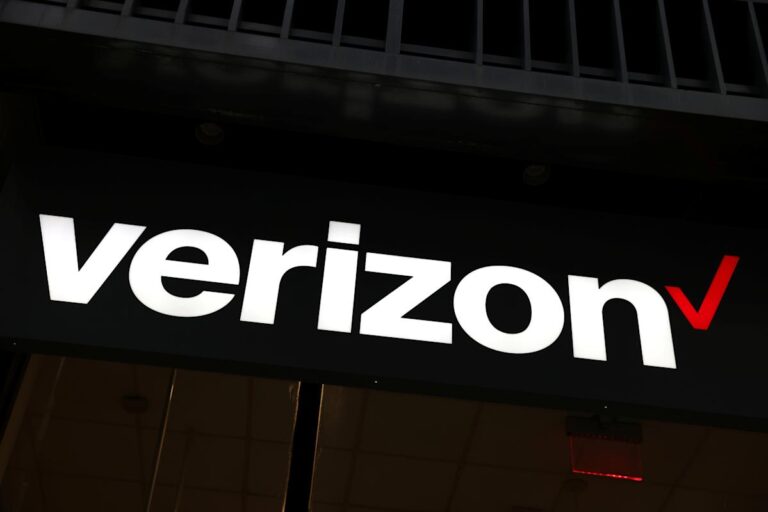 Verizon may cut 15,000 jobs next week