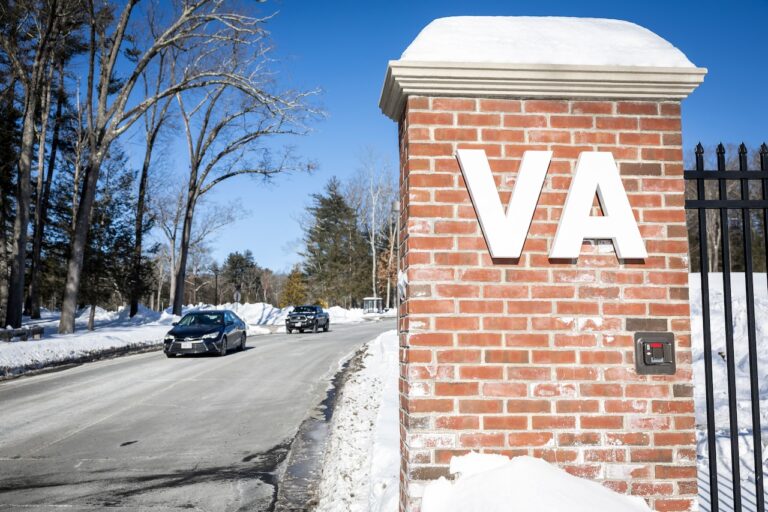 VA chaplains in Mass. told no public prayers mentioning nurses, Alex Pretti