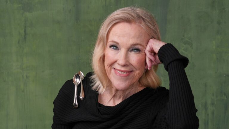 Catherine O’Hara dies at 71. She starred in ‘Schitt’s Creek’ and ‘Home Alone’ : NPR